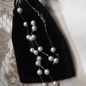 14kgold and cultured pearl necklace.